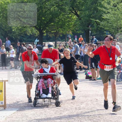 08.09.2024 - Stadtparktriathlon Luisa Fischer http://msf.ph/oto/7035259 08.09.2024 11:12:05 Ziel 231 meine-sportfotos.de
