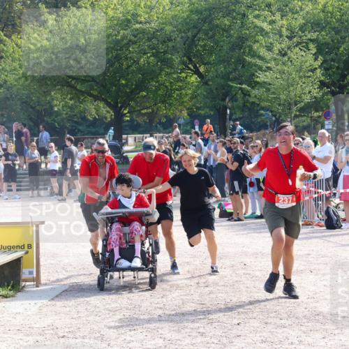 08.09.2024 - Stadtparktriathlon Luisa Fischer http://msf.ph/oto/7035261 08.09.2024 11:12:05 Ziel 231 meine-sportfotos.de