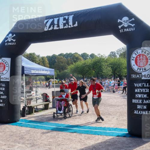 08.09.2024 - Stadtparktriathlon Luisa Fischer http://msf.ph/oto/7035277 08.09.2024 11:12:07 Ziel 231 meine-sportfotos.de