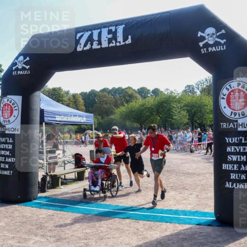 08.09.2024 - Stadtparktriathlon Luisa Fischer http://msf.ph/oto/7035279 08.09.2024 11:12:08 Ziel 231 meine-sportfotos.de