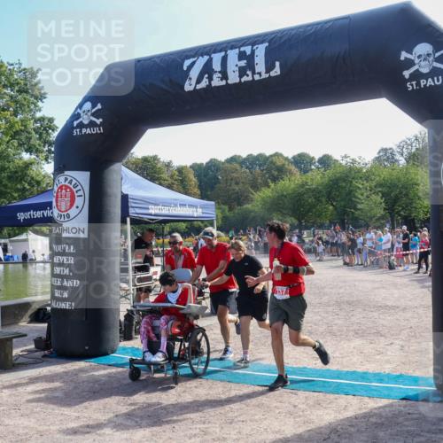 08.09.2024 - Stadtparktriathlon Luisa Fischer http://msf.ph/oto/7035284 08.09.2024 11:12:08 Ziel 231 meine-sportfotos.de