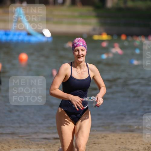 08.09.2024 - Stadtparktriathlon Michael Strokosch http://msf.ph/oto/7035310 08.09.2024 12:12:30 Schwimmen 890, 903 meine-sportfotos.de