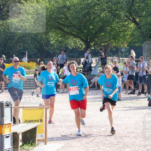 08.09.2024 - Stadtparktriathlon Luisa Fischer http://msf.ph/oto/7035335 08.09.2024 11:13:39 Ziel 243 meine-sportfotos.de
