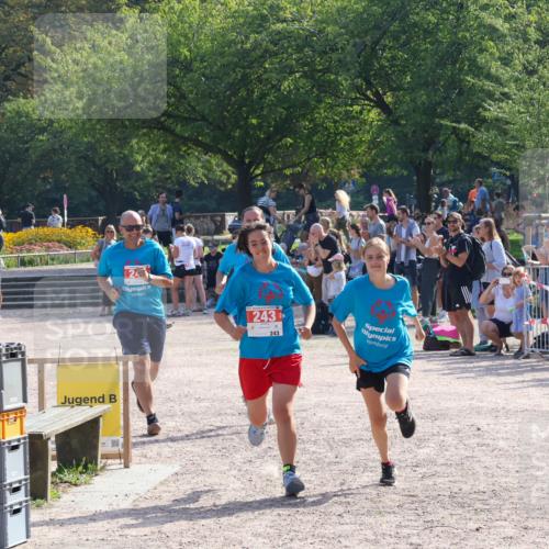 08.09.2024 - Stadtparktriathlon Luisa Fischer http://msf.ph/oto/7035339 08.09.2024 11:13:40 Ziel 243 meine-sportfotos.de