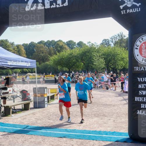 08.09.2024 - Stadtparktriathlon Luisa Fischer http://msf.ph/oto/7035348 08.09.2024 11:13:41 Ziel 243 meine-sportfotos.de