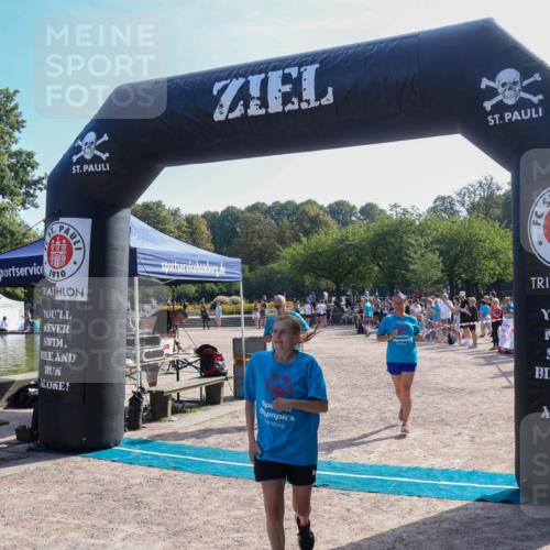 08.09.2024 - Stadtparktriathlon Luisa Fischer http://msf.ph/oto/7035358 08.09.2024 11:13:43 Ziel 243 meine-sportfotos.de