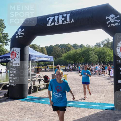 08.09.2024 - Stadtparktriathlon Luisa Fischer http://msf.ph/oto/7035361 08.09.2024 11:13:43 Ziel 243 meine-sportfotos.de