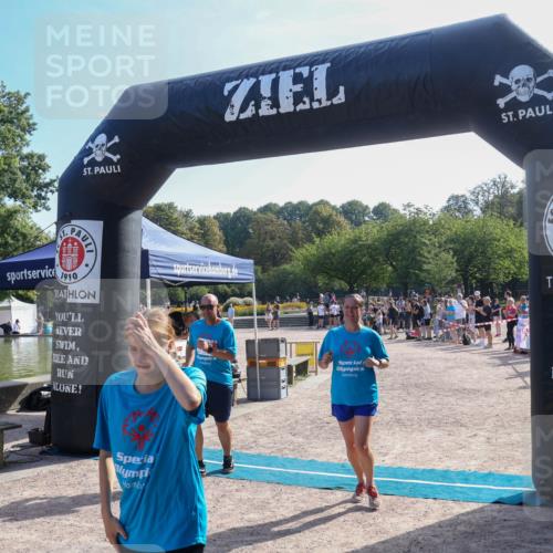 08.09.2024 - Stadtparktriathlon Luisa Fischer http://msf.ph/oto/7035365 08.09.2024 11:13:44 Ziel 243 meine-sportfotos.de