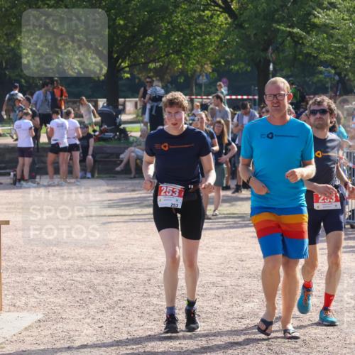 08.09.2024 - Stadtparktriathlon Luisa Fischer http://msf.ph/oto/7035373 08.09.2024 11:14:00 Ziel 253 meine-sportfotos.de