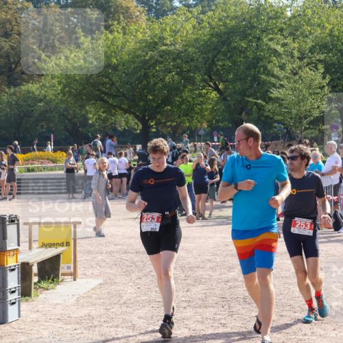 08.09.2024 - Stadtparktriathlon Luisa Fischer http://msf.ph/oto/7035382 08.09.2024 11:14:02 Ziel 253 meine-sportfotos.de