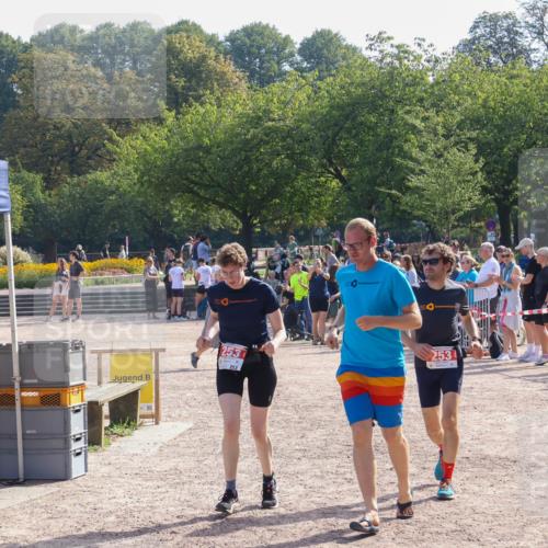 08.09.2024 - Stadtparktriathlon Luisa Fischer http://msf.ph/oto/7035384 08.09.2024 11:14:02 Ziel 253 meine-sportfotos.de