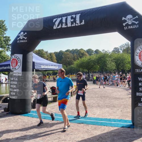 08.09.2024 - Stadtparktriathlon Luisa Fischer http://msf.ph/oto/7035394 08.09.2024 11:14:04 Ziel 253 meine-sportfotos.de