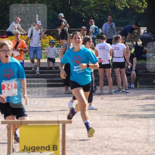 08.09.2024 - Stadtparktriathlon Luisa Fischer http://msf.ph/oto/7035403 08.09.2024 11:14:32 Ziel 242 meine-sportfotos.de
