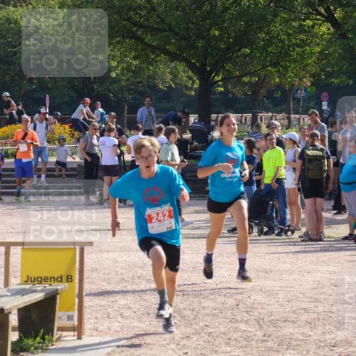 08.09.2024 - Stadtparktriathlon Luisa Fischer http://msf.ph/oto/7035408 08.09.2024 11:14:33 Ziel 242 meine-sportfotos.de