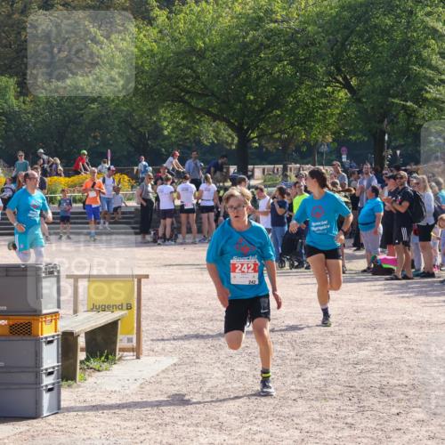 08.09.2024 - Stadtparktriathlon Luisa Fischer http://msf.ph/oto/7035412 08.09.2024 11:14:33 Ziel 242 meine-sportfotos.de