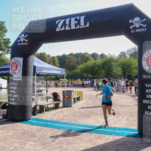 08.09.2024 - Stadtparktriathlon Luisa Fischer http://msf.ph/oto/7035433 08.09.2024 11:14:37 Ziel 242 meine-sportfotos.de
