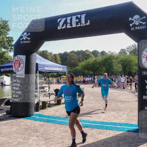 08.09.2024 - Stadtparktriathlon Luisa Fischer http://msf.ph/oto/7035439 08.09.2024 11:14:38 Ziel 242 meine-sportfotos.de
