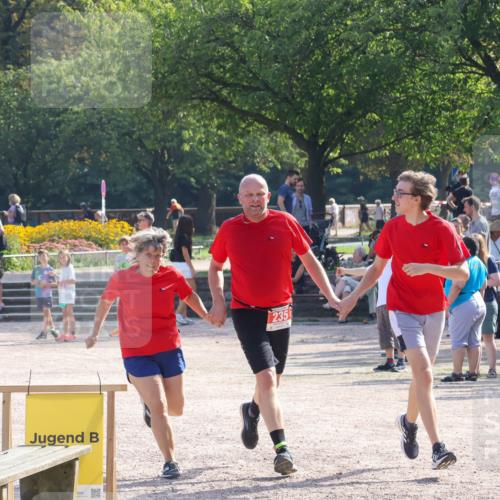 08.09.2024 - Stadtparktriathlon Luisa Fischer http://msf.ph/oto/7035455 08.09.2024 11:16:12 Ziel 235 meine-sportfotos.de