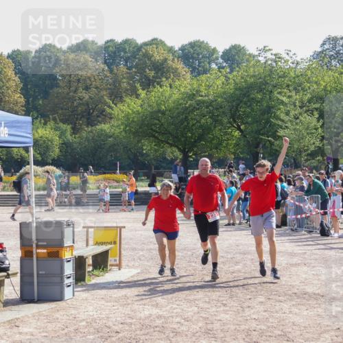 08.09.2024 - Stadtparktriathlon Luisa Fischer http://msf.ph/oto/7035465 08.09.2024 11:16:13 Ziel 235 meine-sportfotos.de