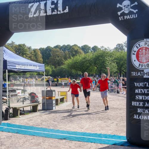 08.09.2024 - Stadtparktriathlon Luisa Fischer http://msf.ph/oto/7035473 08.09.2024 11:16:13 Ziel 235 meine-sportfotos.de