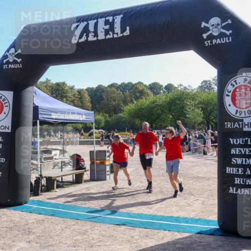 08.09.2024 - Stadtparktriathlon Luisa Fischer http://msf.ph/oto/7035479 08.09.2024 11:16:14 Ziel 235 meine-sportfotos.de