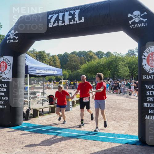 08.09.2024 - Stadtparktriathlon Luisa Fischer http://msf.ph/oto/7035482 08.09.2024 11:16:15 Ziel 235 meine-sportfotos.de
