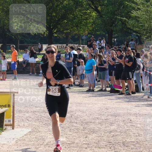 08.09.2024 - Stadtparktriathlon Luisa Fischer http://msf.ph/oto/7035487 08.09.2024 11:16:57 Ziel 358 meine-sportfotos.de