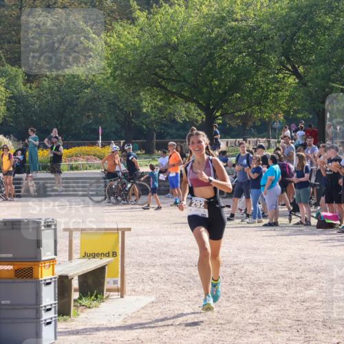 08.09.2024 - Stadtparktriathlon Luisa Fischer http://msf.ph/oto/7035512 08.09.2024 11:17:38 Ziel 292 meine-sportfotos.de