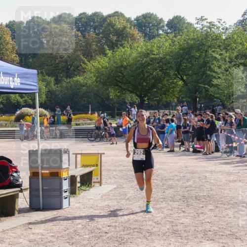 08.09.2024 - Stadtparktriathlon Luisa Fischer http://msf.ph/oto/7035516 08.09.2024 11:17:38 Ziel 292 meine-sportfotos.de