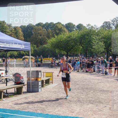 08.09.2024 - Stadtparktriathlon Luisa Fischer http://msf.ph/oto/7035518 08.09.2024 11:17:39 Ziel 292 meine-sportfotos.de
