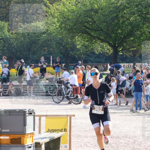 08.09.2024 - Stadtparktriathlon Luisa Fischer http://msf.ph/oto/7035528 08.09.2024 11:18:41 Ziel 302 meine-sportfotos.de