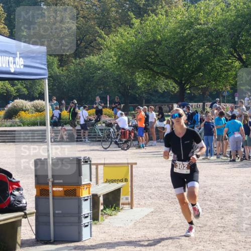 08.09.2024 - Stadtparktriathlon Luisa Fischer http://msf.ph/oto/7035532 08.09.2024 11:18:41 Ziel 302 meine-sportfotos.de