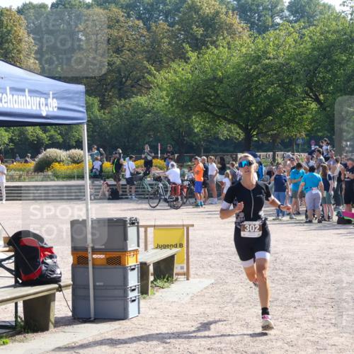 08.09.2024 - Stadtparktriathlon Luisa Fischer http://msf.ph/oto/7035534 08.09.2024 11:18:41 Ziel 302 meine-sportfotos.de