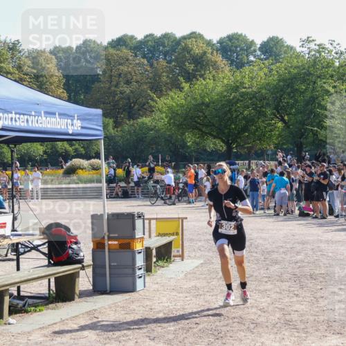 08.09.2024 - Stadtparktriathlon Luisa Fischer http://msf.ph/oto/7035536 08.09.2024 11:18:42 Ziel 302 meine-sportfotos.de
