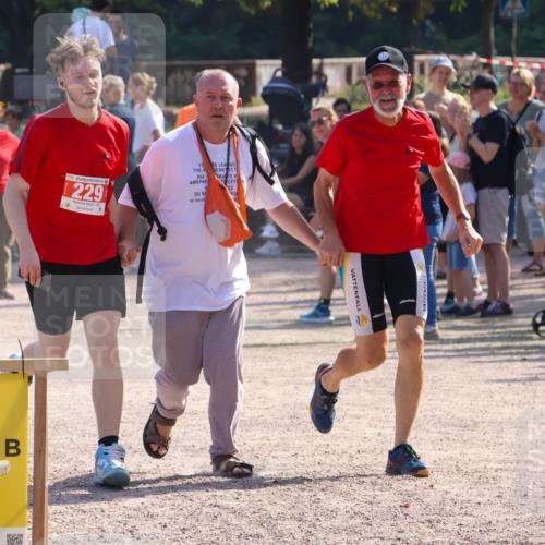 08.09.2024 - Stadtparktriathlon Luisa Fischer http://msf.ph/oto/7035552 08.09.2024 11:19:13 Ziel 229 meine-sportfotos.de
