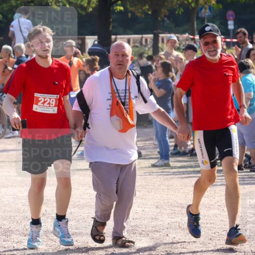 08.09.2024 - Stadtparktriathlon Luisa Fischer http://msf.ph/oto/7035556 08.09.2024 11:19:14 Ziel 229 meine-sportfotos.de