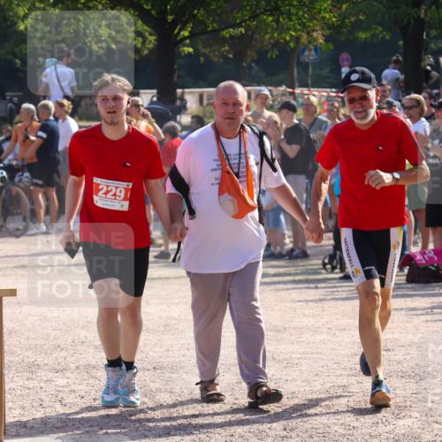 08.09.2024 - Stadtparktriathlon Luisa Fischer http://msf.ph/oto/7035558 08.09.2024 11:19:14 Ziel 229 meine-sportfotos.de
