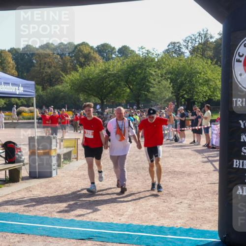 08.09.2024 - Stadtparktriathlon Luisa Fischer http://msf.ph/oto/7035574 08.09.2024 11:19:17 Ziel 229 meine-sportfotos.de