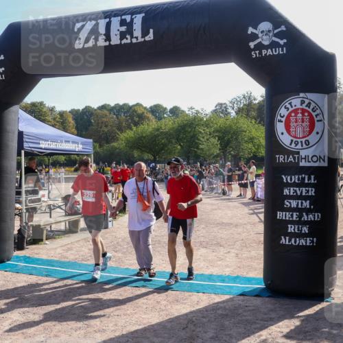 08.09.2024 - Stadtparktriathlon Luisa Fischer http://msf.ph/oto/7035581 08.09.2024 11:19:18 Ziel 229 meine-sportfotos.de