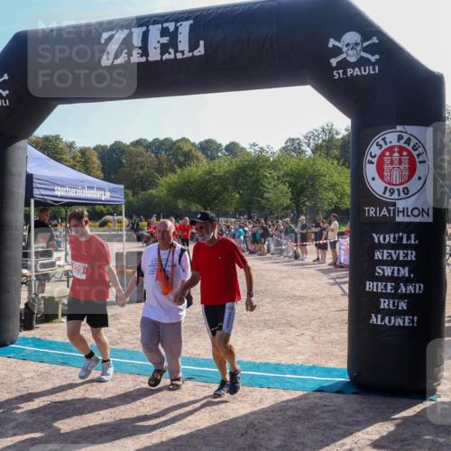 08.09.2024 - Stadtparktriathlon Luisa Fischer http://msf.ph/oto/7035583 08.09.2024 11:19:18 Ziel 229 meine-sportfotos.de