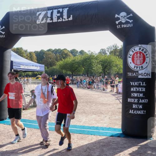 08.09.2024 - Stadtparktriathlon Luisa Fischer http://msf.ph/oto/7035586 08.09.2024 11:19:18 Ziel 229 meine-sportfotos.de