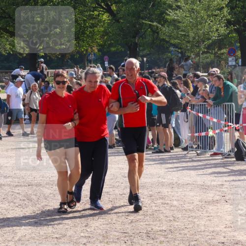 08.09.2024 - Stadtparktriathlon Luisa Fischer http://msf.ph/oto/7035598 08.09.2024 11:19:22 Ziel 229, 230 meine-sportfotos.de