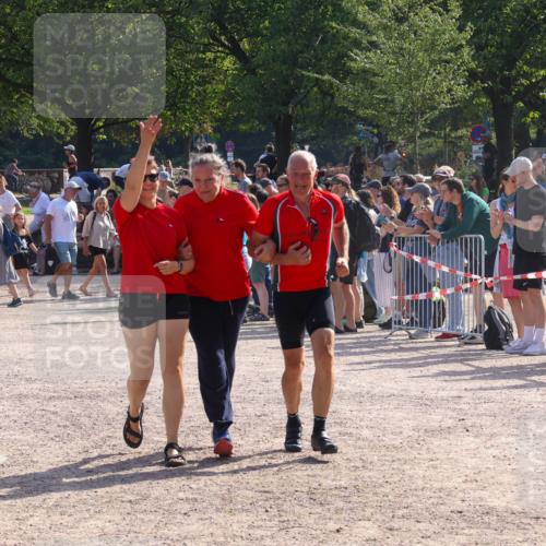 08.09.2024 - Stadtparktriathlon Luisa Fischer http://msf.ph/oto/7035599 08.09.2024 11:19:22 Ziel 229, 230 meine-sportfotos.de