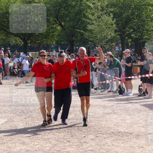 08.09.2024 - Stadtparktriathlon Luisa Fischer http://msf.ph/oto/7035603 08.09.2024 11:19:22 Ziel 229, 230 meine-sportfotos.de