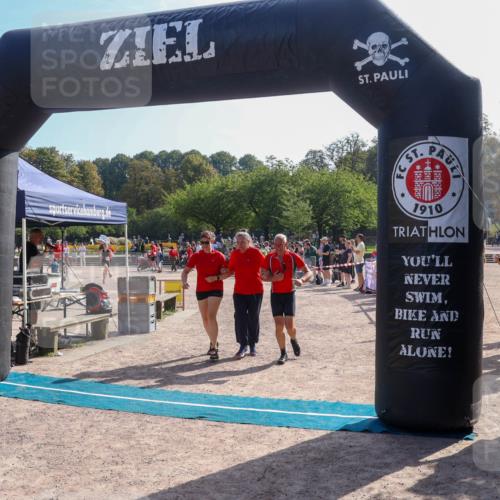 08.09.2024 - Stadtparktriathlon Luisa Fischer http://msf.ph/oto/7035622 08.09.2024 11:19:25 Ziel 229, 230, 275 meine-sportfotos.de