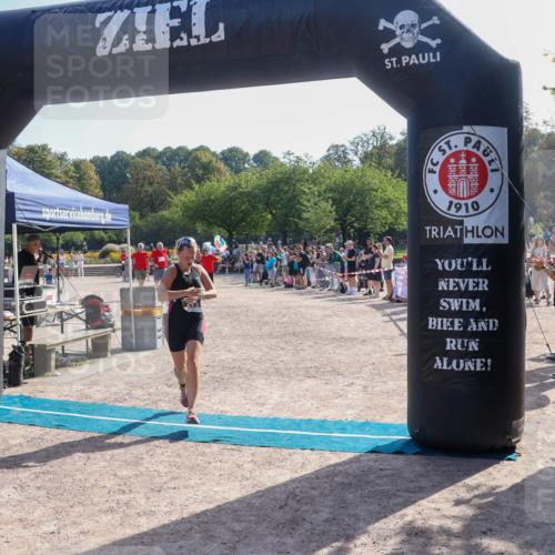 08.09.2024 - Stadtparktriathlon Luisa Fischer http://msf.ph/oto/7035634 08.09.2024 11:19:29 Ziel 230, 275 meine-sportfotos.de