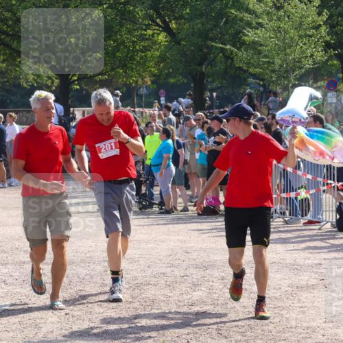 08.09.2024 - Stadtparktriathlon Luisa Fischer http://msf.ph/oto/7035639 08.09.2024 11:19:33 Ziel 201, 275 meine-sportfotos.de