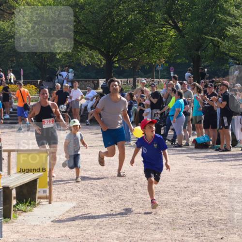 08.09.2024 - Stadtparktriathlon Luisa Fischer http://msf.ph/oto/7035686 08.09.2024 11:20:01 Ziel 223 meine-sportfotos.de