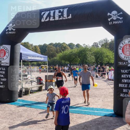 08.09.2024 - Stadtparktriathlon Luisa Fischer http://msf.ph/oto/7035716 08.09.2024 11:20:05 Ziel 223, 288 meine-sportfotos.de