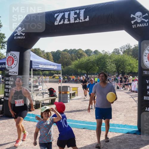 08.09.2024 - Stadtparktriathlon Luisa Fischer http://msf.ph/oto/7035723 08.09.2024 11:20:07 Ziel 223, 288 meine-sportfotos.de